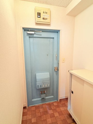 【玄関】 | パールハイツ | 収納もある玄関です