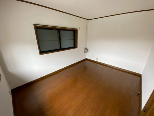 三条南町戸建ての居間・リビング