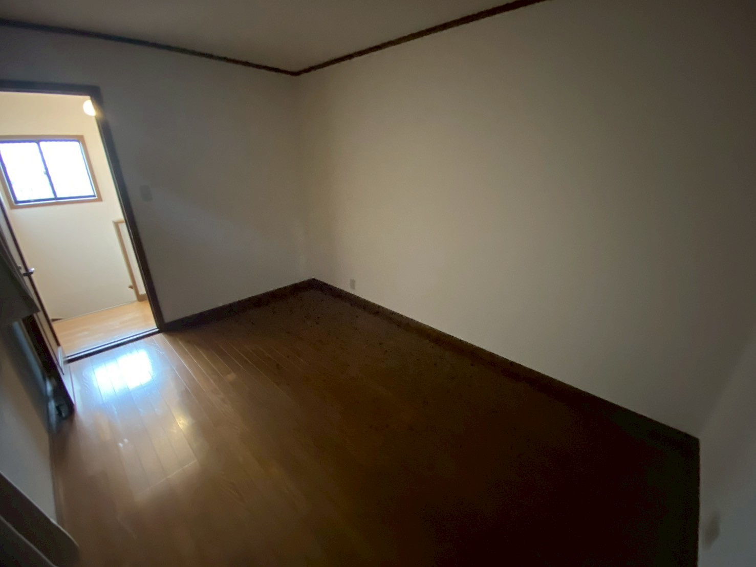 三条南町戸建ての内装