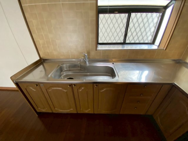 三条南町戸建てのキッチン