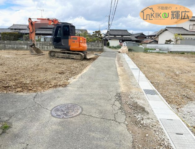 【前面道路含む現地写真】 | 加古川市野口町坂元（全4区）土地　3号地