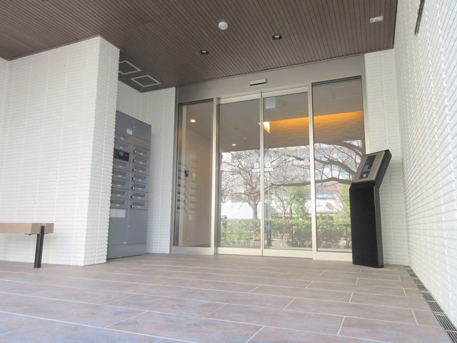 レ　セレニタⅠのエントランス|★エントランス★