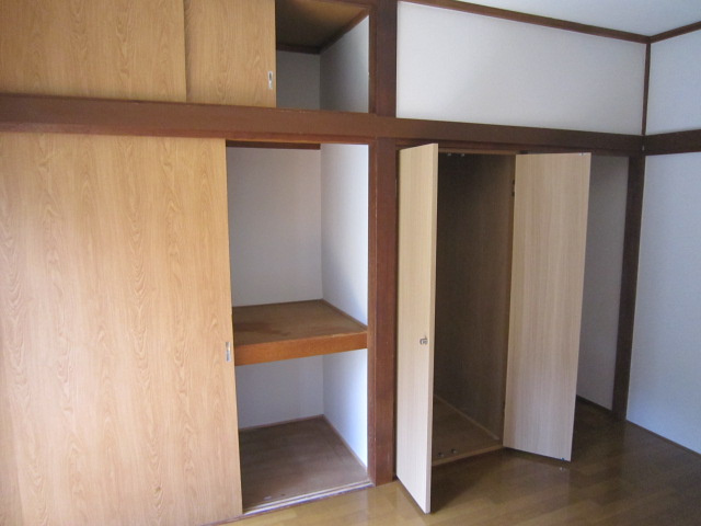 ニュータナベ第二の収納