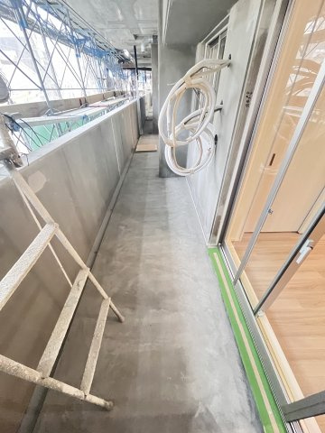 大阪市城東区関目３丁目の賃貸マンションのバルコニー