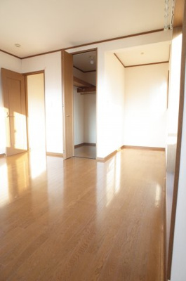 【子供部屋】 | アルバ千原台 | 2階は3室とも洋室。