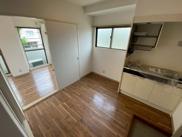 アムール芦屋の居間・リビング