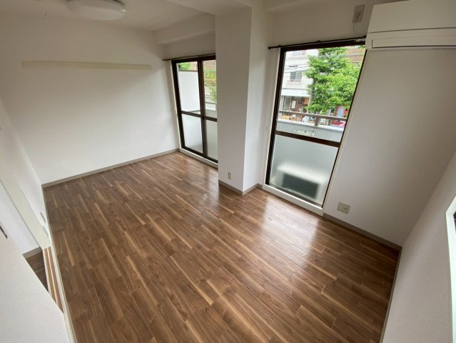 アムール芦屋の居間・リビング