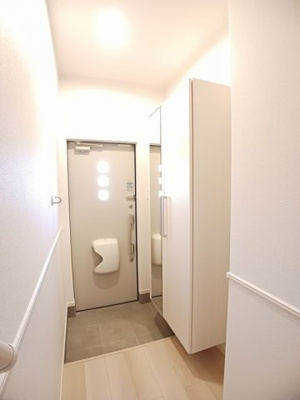 【玄関】 | ブルースカイⅡ | 毎日通る玄関はこちらです