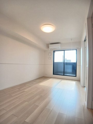 【居間・リビング】 | ブルースカイⅡ | こちらのリビングで趣味の時間をお楽しみください