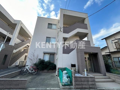 【エントランス】 | Ｋ ハウス | 清潔なエントランスです