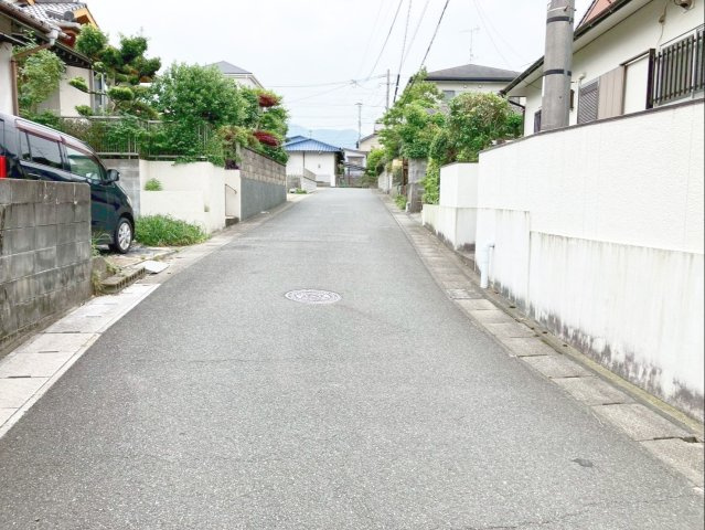 糟屋郡須恵町大字須恵壱番田　土地の前面道路含む現地写真|前面道路の幅員は約4.5ｍです！