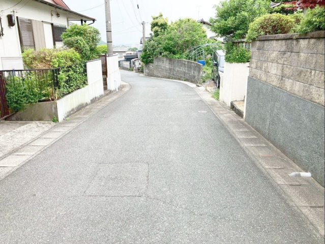 糟屋郡須恵町大字須恵壱番田　土地の前面道路含む現地写真|前面道路の様子です！