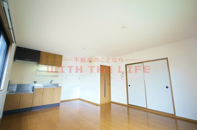 グランドール国分【キャッシュバック対象物件】の居間・リビング|ゆったり過ごせるリビングです