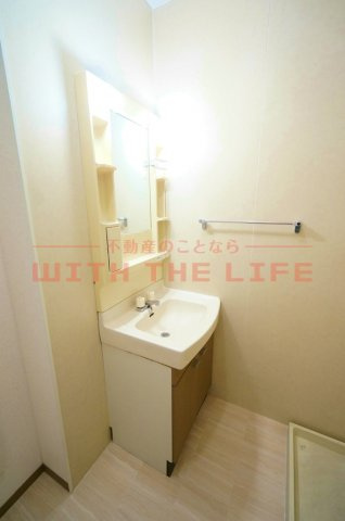 グランドール国分【キャッシュバック対象物件】の独立洗面台|独立洗面台、小物を置くことができて便利です