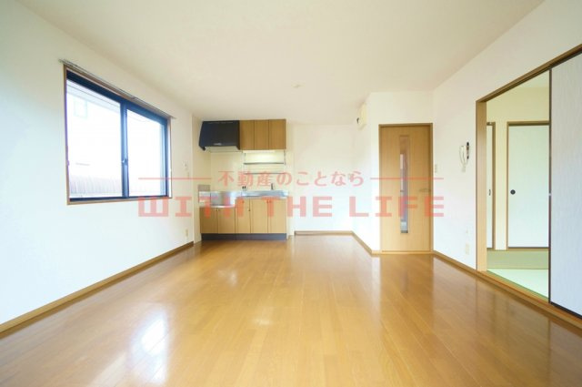 グランドール国分【キャッシュバック対象物件】の内装|明るい室内です