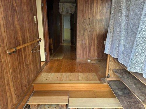 萩生　中古戸建の内装|廊下