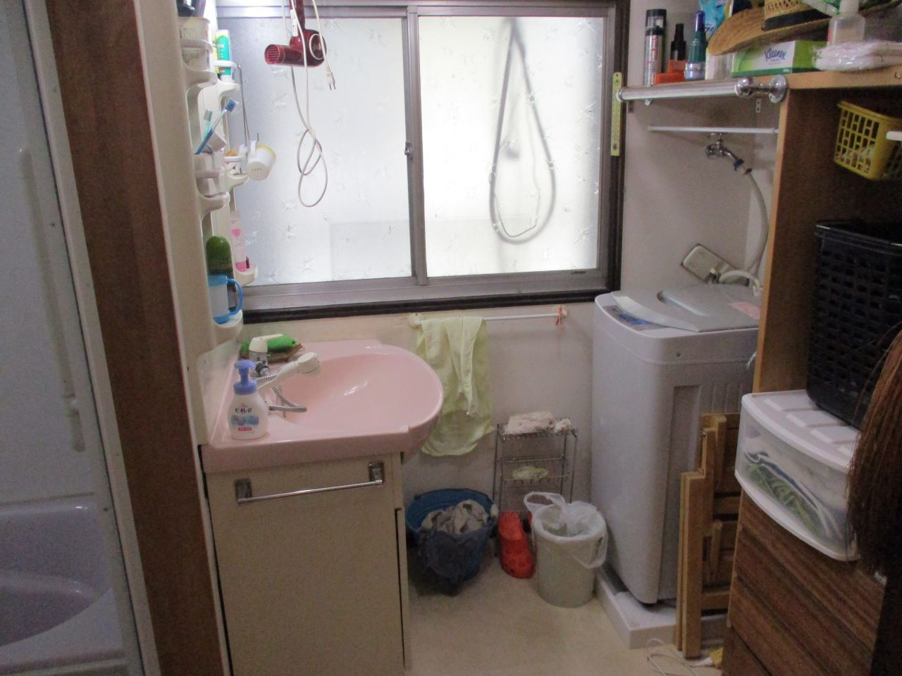 諏訪市大字中洲　中古住宅の洗面所