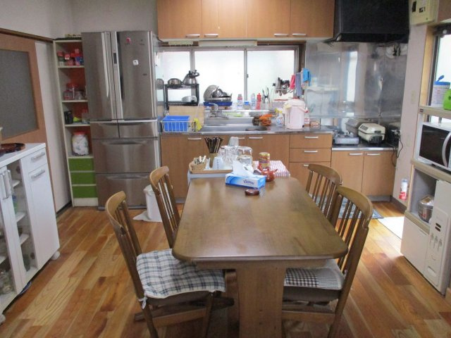 諏訪市大字中洲　中古住宅のキッチン