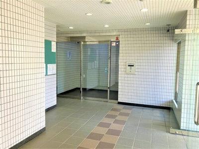 【エントランス】 | ラフィーネヌーベル安里