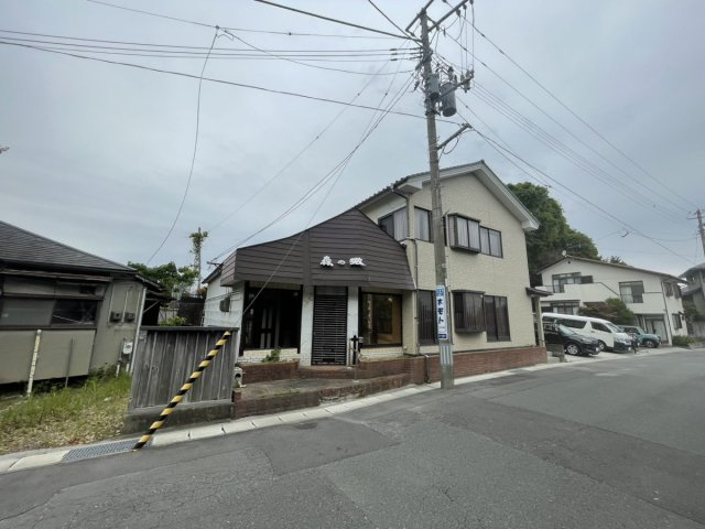 平字六間門　中古住宅・中古戸建の前面道路含む現地写真