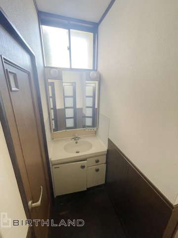 平字六間門　中古住宅・中古戸建の独立洗面台