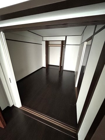 クリーンハイツ三田の洋室|6.0帖