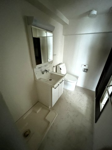 クリーンハイツ三田のトイレ|室内洗濯機置き場
独立洗面台
多機能付きトイレ