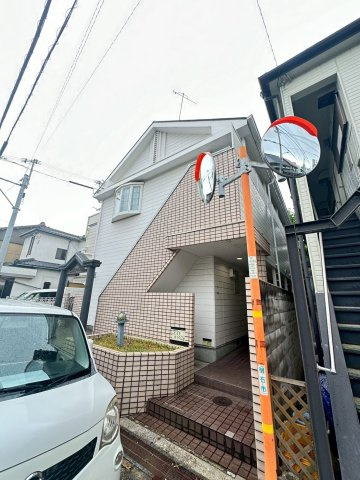 ハイツ大蔵の外観