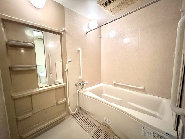 RICイーストコート11番街3番館の浴室|お子様と入られても充分なスペースがあります。