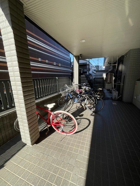 コルベーユのその他共用部分|★屋根付き駐輪場★