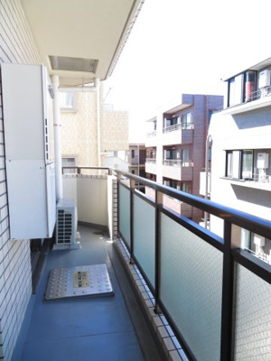 【バルコニー】 | 新潮通り一番館