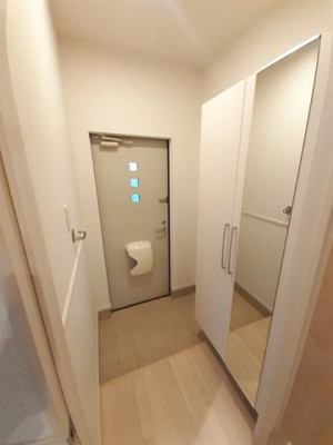 【玄関】 | ネルソン四番館