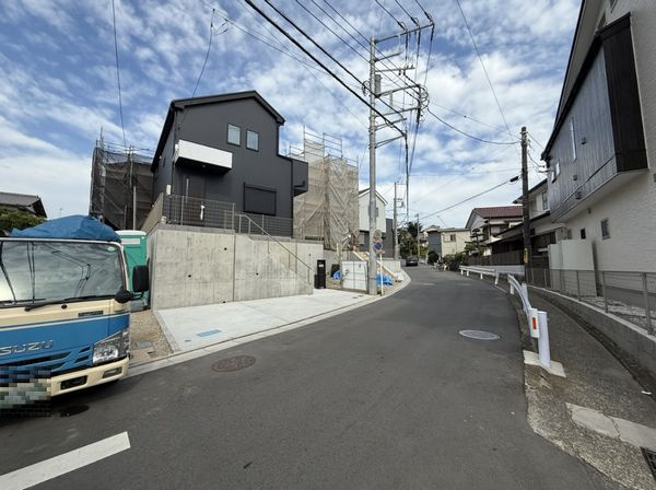 藤沢市長後新築戸建て　２期№1の前面道路含む現地写真|前面道路含む現地写真です