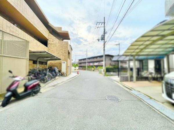 【前面道路含む現地写真】