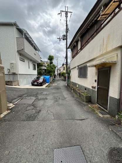 【前面道路含む現地写真】