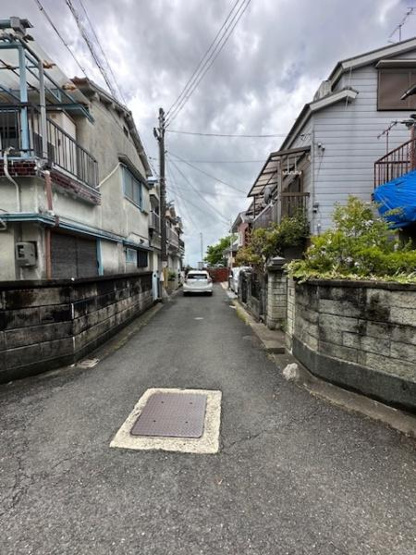 【前面道路含む現地写真】