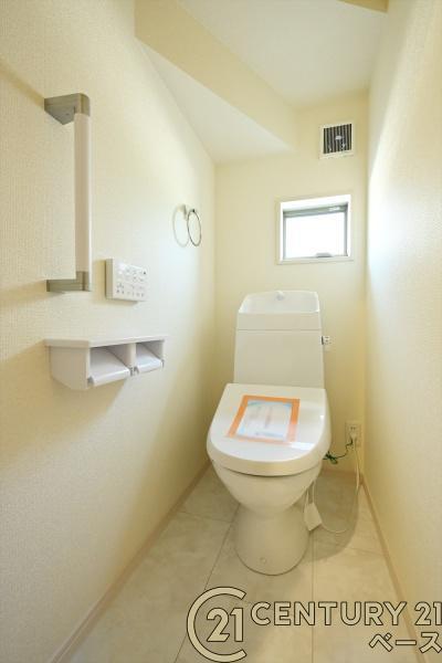 リーブルガーデン東新堂 ３号棟 ／新築一戸建のトイレ|■現地撮影写真■