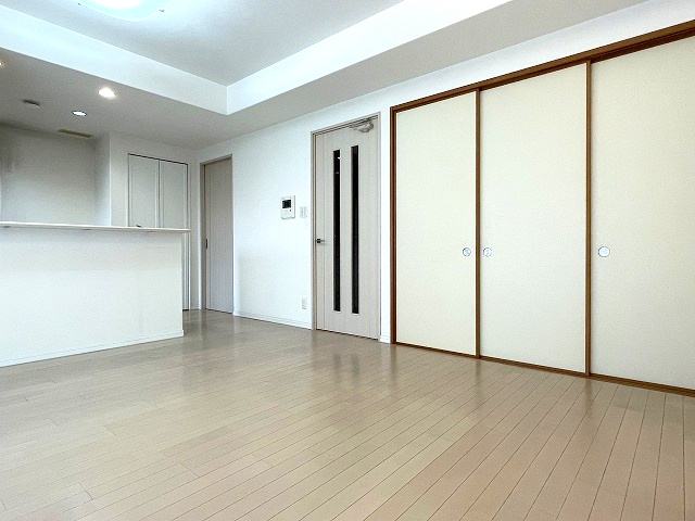 アルファステイツ木太11番館の居間・リビング