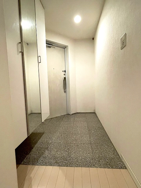 アルファステイツ木太11番館の玄関