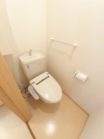 プリマベーラ　Ｂのトイレ|落ち着いた色調のトイレです