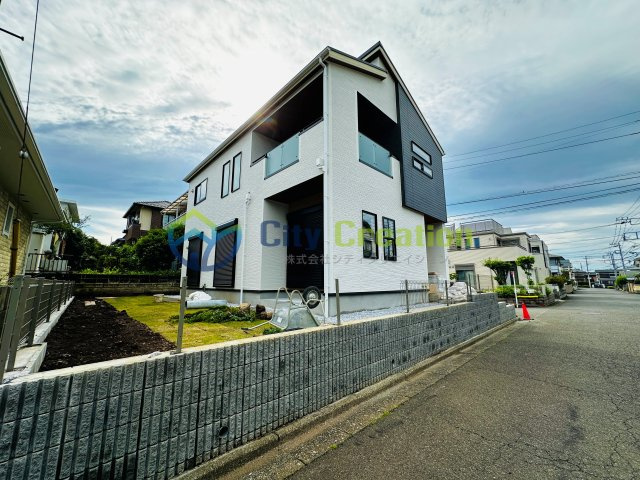 茅ヶ崎市堤　敷地広々新築戸建ての前面道路含む現地写真