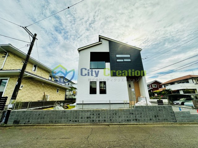 茅ヶ崎市堤　敷地広々新築戸建ての前面道路含む現地写真