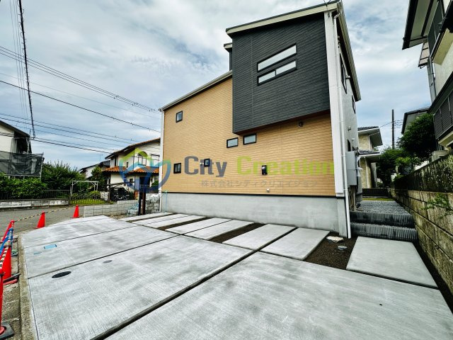 茅ヶ崎市堤　敷地広々新築戸建ての外観