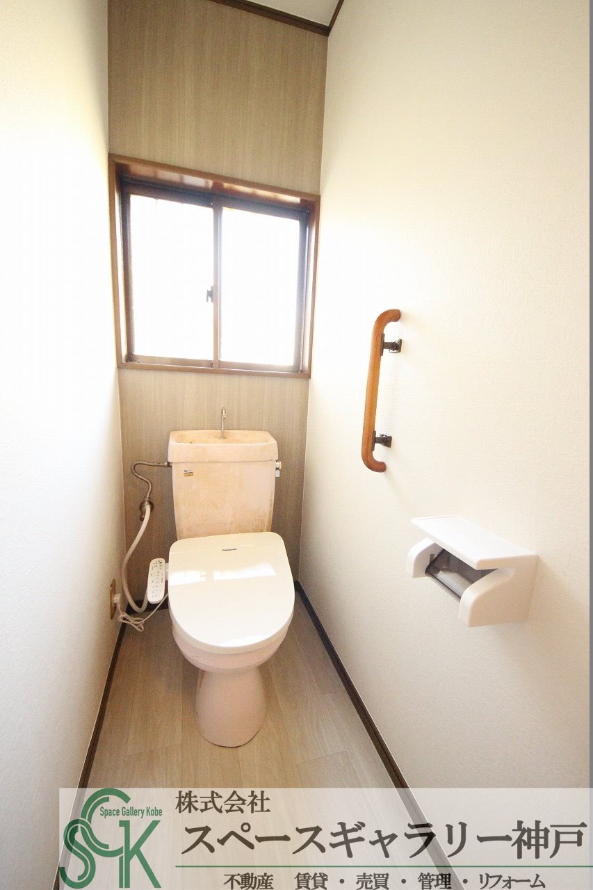 高津橋戸建貸家のトイレ