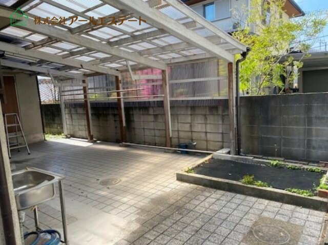姫路市御立東3丁目　　中古戸建の駐車場