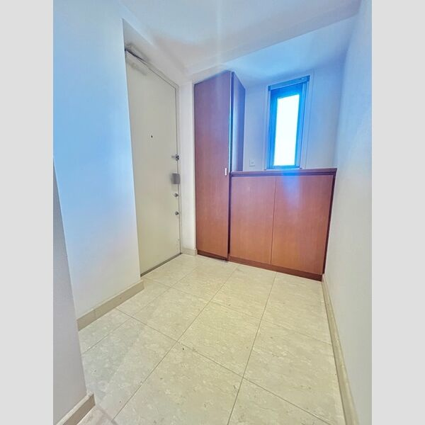 グランドメゾン勝川ネクシティウエストコートの玄関