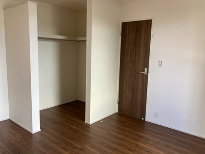 【洋室】 | リーブルガーデン草津市草津町２期 | 洋室　収納