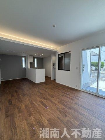 茅ヶ崎市若松町13-2新築戸建ての居間・リビング