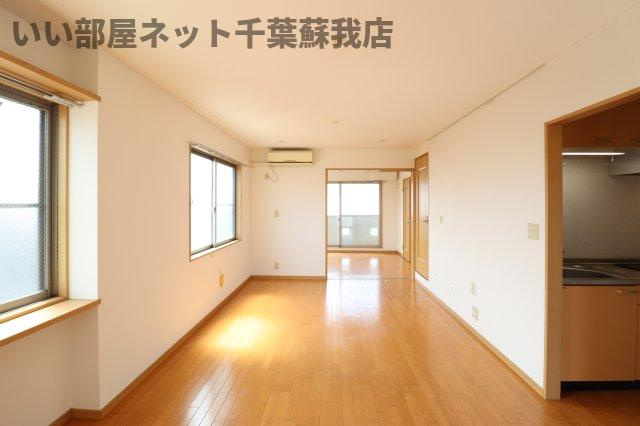 BAY SIDE COURT壱番館の居間・リビング|おしゃれなリビングです