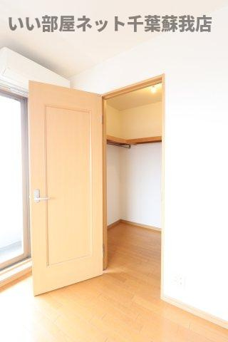 BAY SIDE COURT壱番館の収納|こまごまとしたものを収納できそうですね